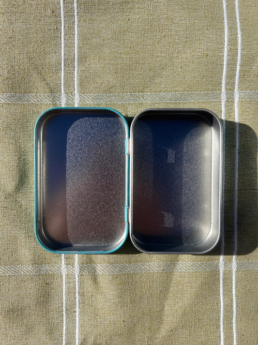 Summer in a tin : cove